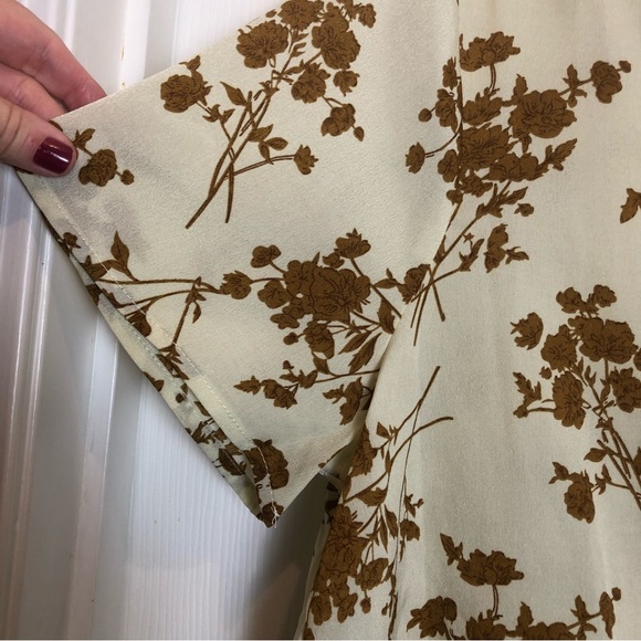 Shein Curve Short Sleeve Blouse. Size OXL - Picture 2 of 8